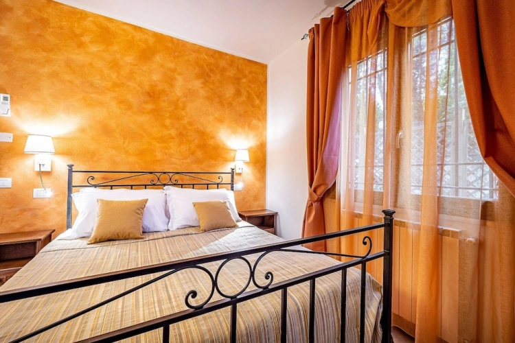 2 Bedrooms Apartment with land view