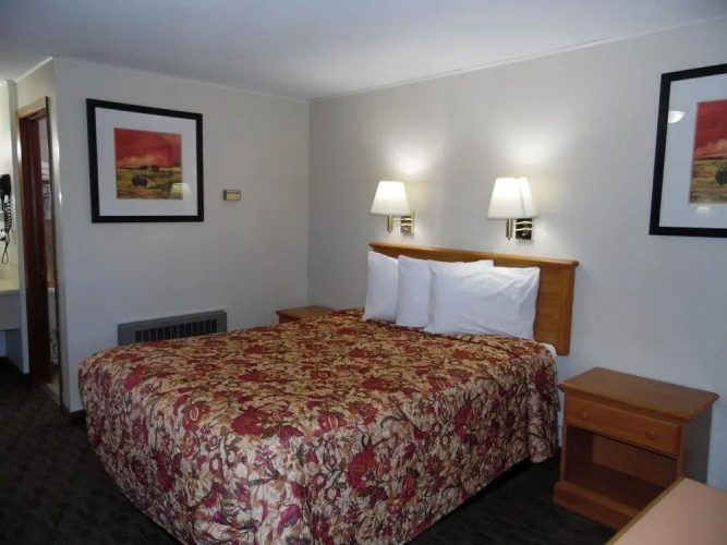 Bear Lodge Motel