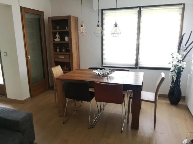 3 Bedrooms Apartment