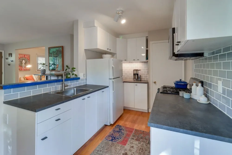 2 Bedrooms Cottage