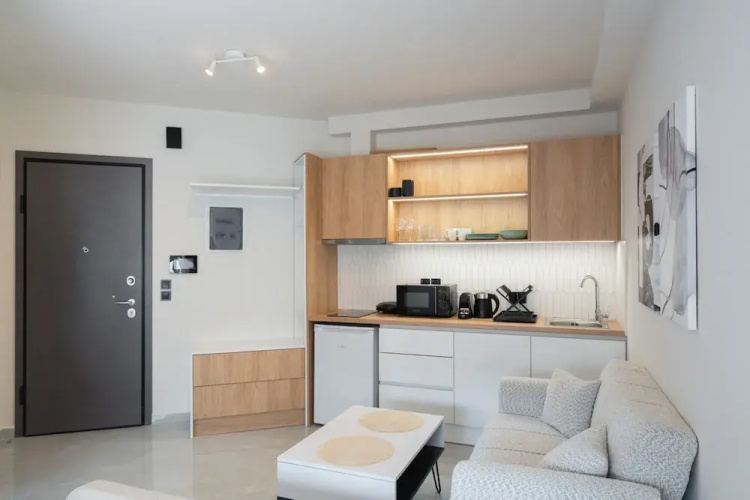 LIV - Prime Central Athens Studio S8-3a