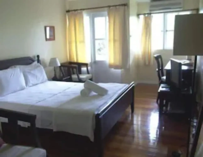 2 Bedrooms Villa