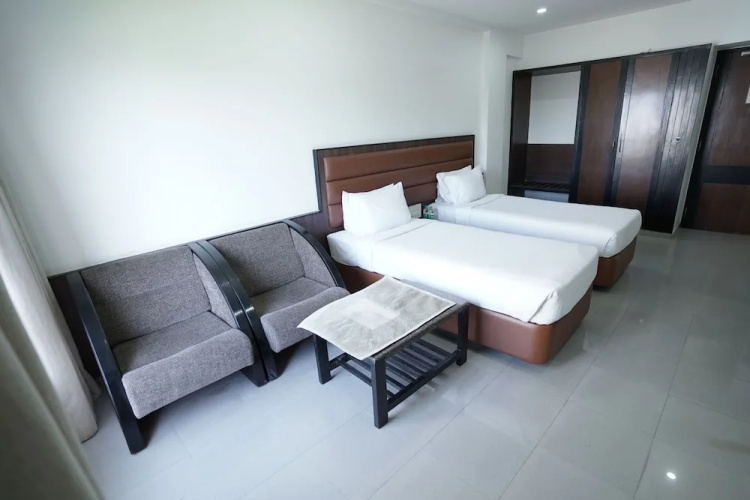 Metropolis Hotel
