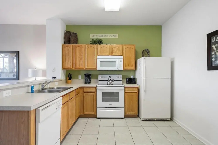 2563 Maneshaw ln