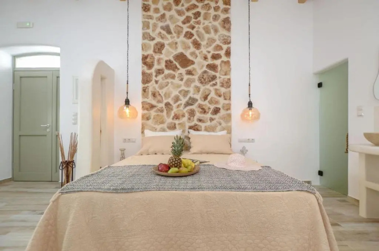 Aegean White Home