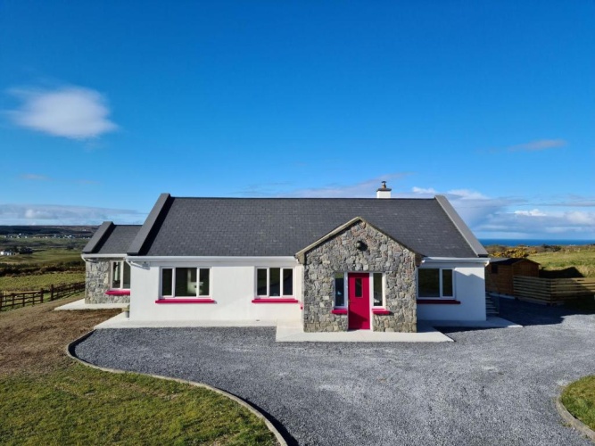 3 Bedrooms Cottage