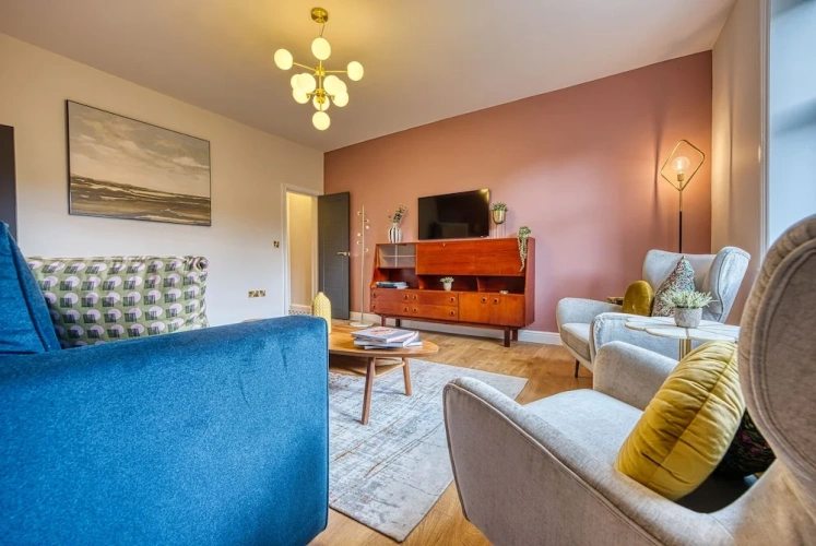 2 Bedrooms Apartment
