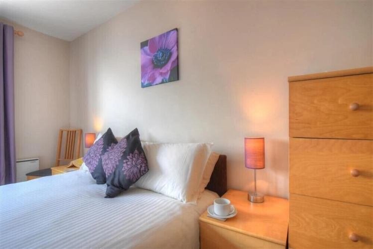 4 Bay View Court