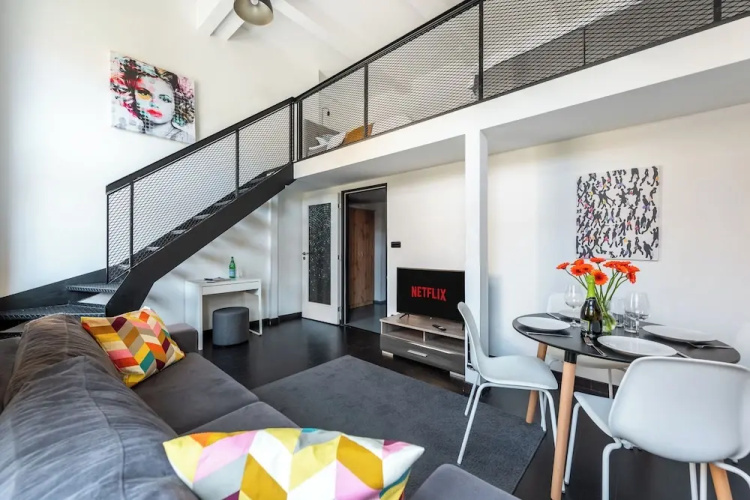 Charming loft-studio apart with parking