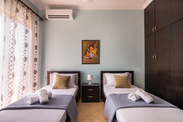 Great Alexander Suites