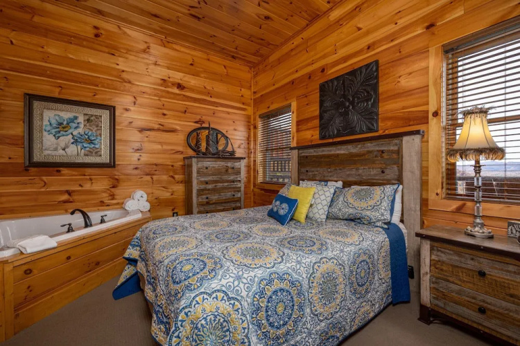 Picture Perfect- Seven Bedroom Cabin