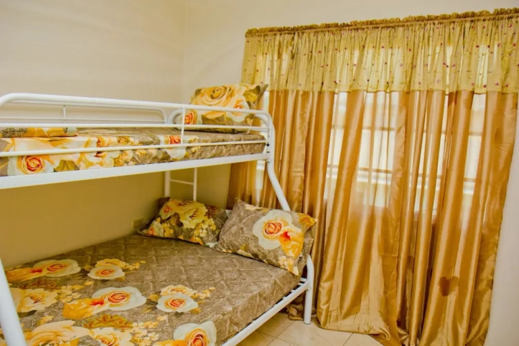 5 Bedrooms Executive Villa