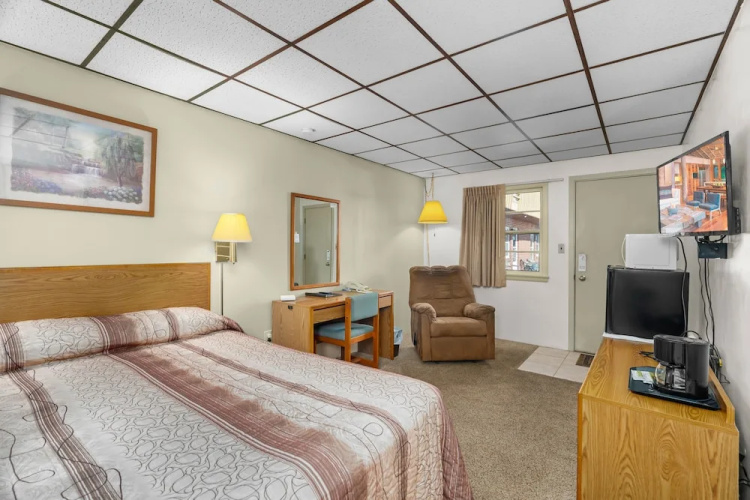 Pine View Inn