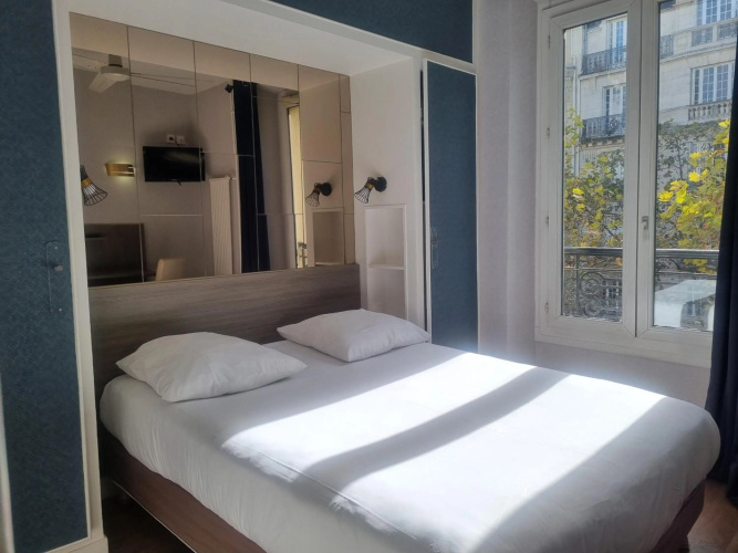 Eiffel Kensington Hotel