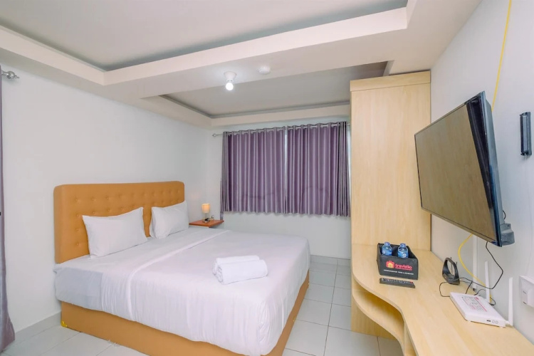 Warm And Comfortable Studio At Amethyst Apartment