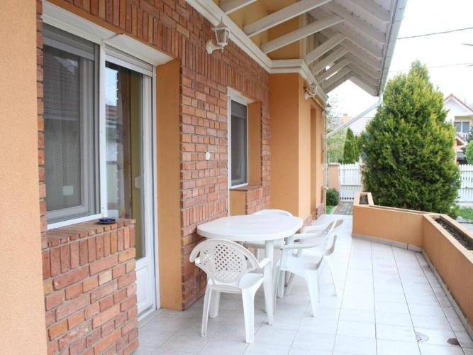 3 Bedrooms Apartment