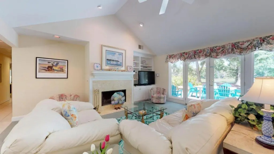 32 Heath Dr