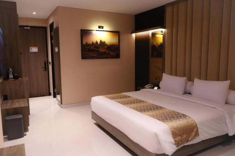 Eno Front One Hotel Semarang