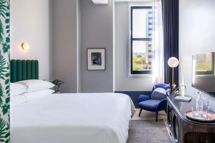 Superior Double room with city view