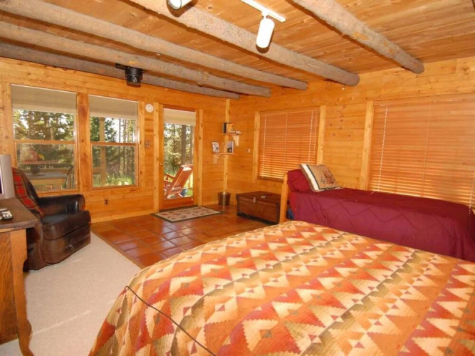 Sunrise Lodge