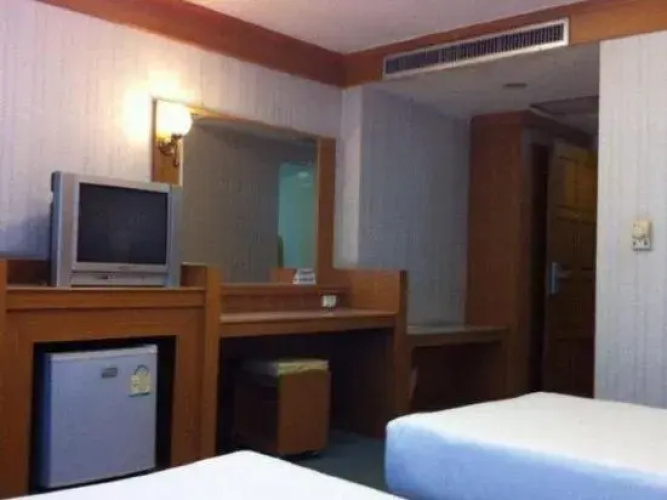 River Hotel The Budget