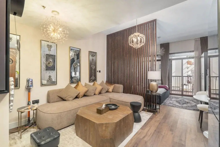 Extravagant Studio Stay for 2 in JVC