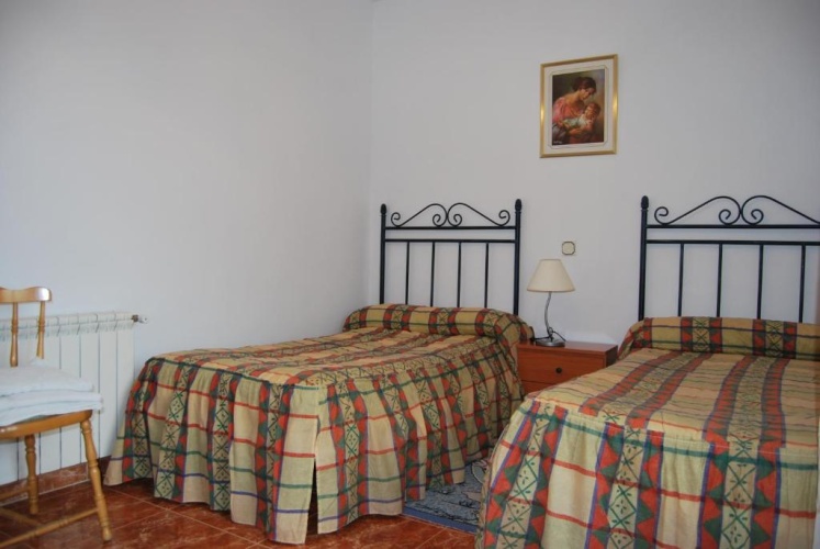 4 Bedrooms Cottage