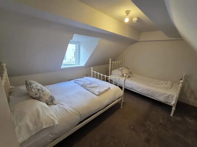 3-bed Seaside Haven - Sleeps 7 & Pet Friendly