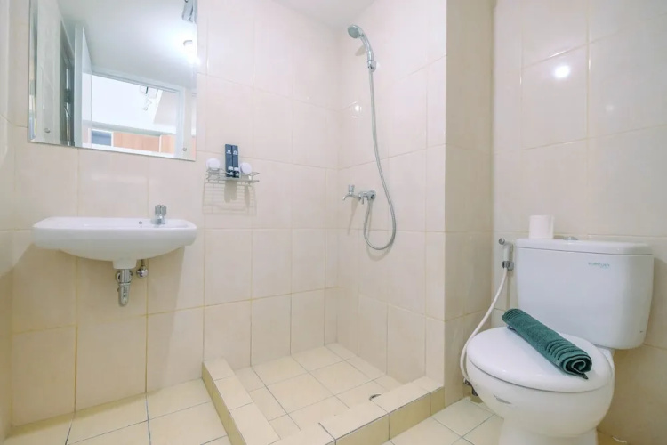 Functional and Minimalist Studio Apartment at Springlake Summarecon