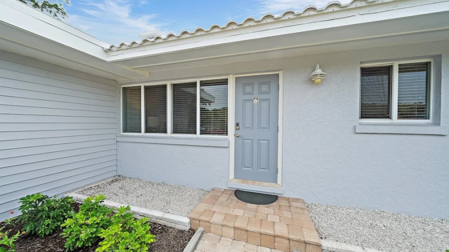 Las Hermanas 2 1 Bedroom Condo by RedAwning