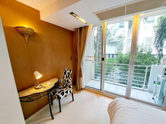 2D - 3 Bedroom Downtown Apartment With Shared Pool