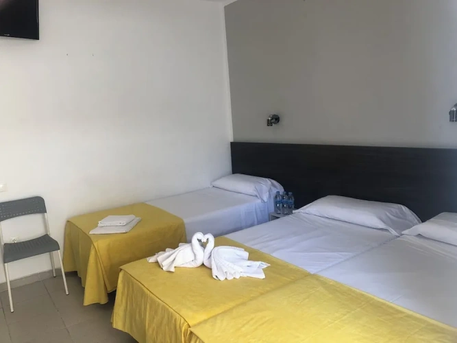 Standard Triple room