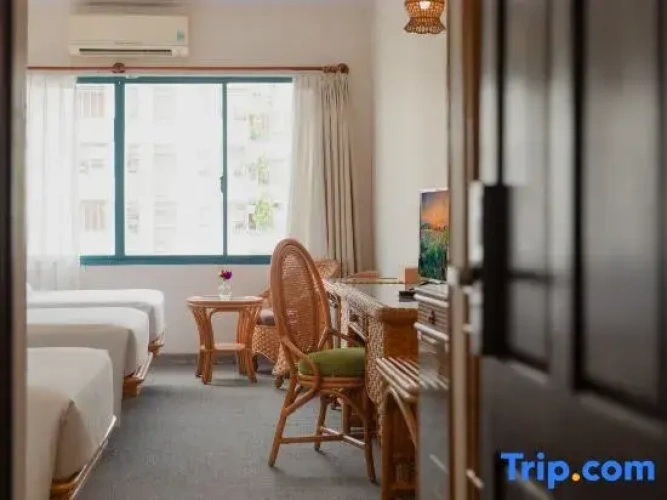 Standard Triple room