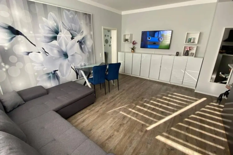 2 Bedrooms Apartment