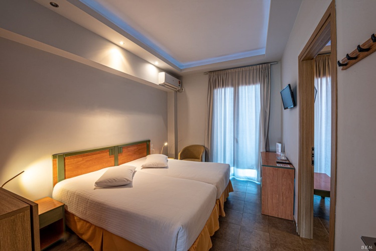 Quadruple room with sea view