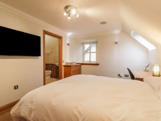 1 The Coach House