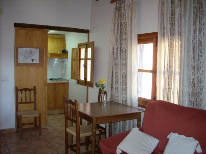 2 Bedrooms Cottage