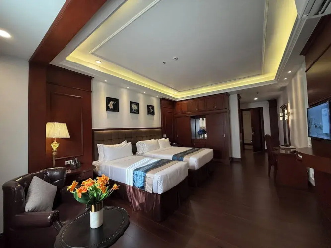 Madison Crown Hotel