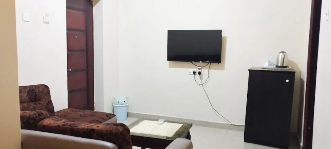 Breakfort Hotel and Suites