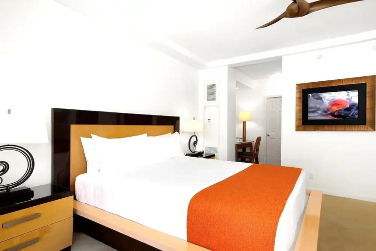 Whaler Resort by KBM