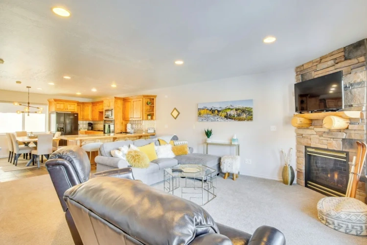 3 Bedrooms Apartment