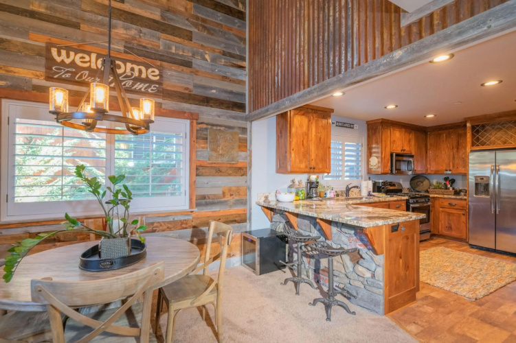 Silver Pine Lodge