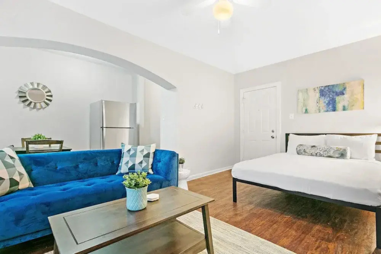 Sunlit Studio - Lunt 1429 rep