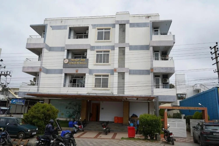 Golden Bells Service Apartments - Mysuru
