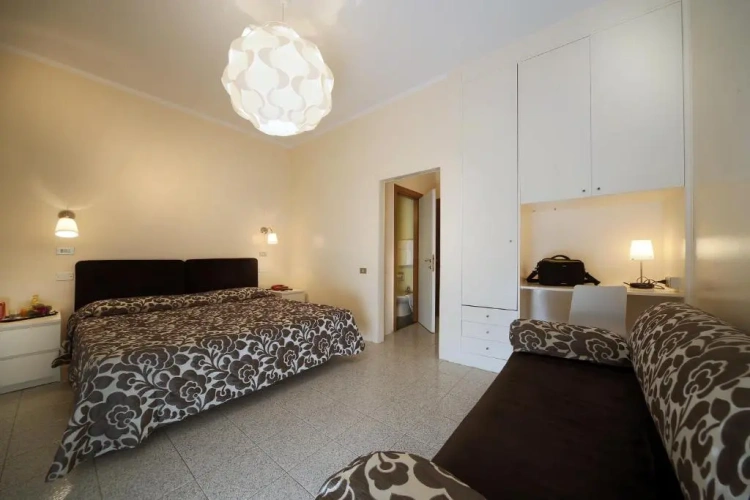 Standard Triple room with balcony