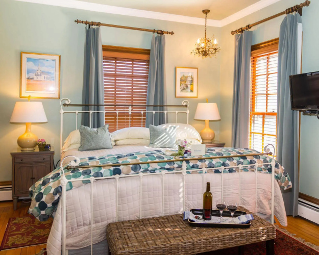 Captain Freeman Inn