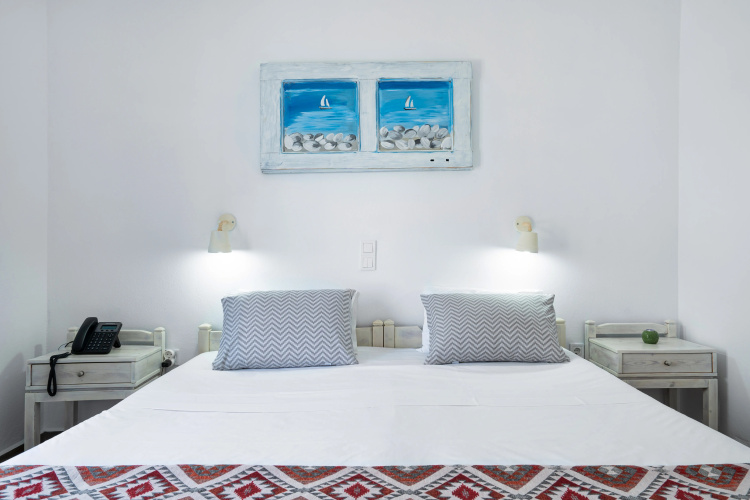 Iris Hotel