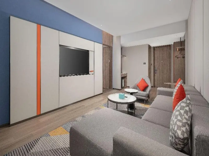 1 Bedroom Double Suite with mountain view