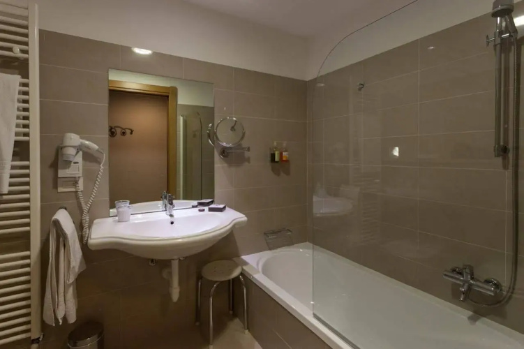 Best Western Crystal Palace Hotel