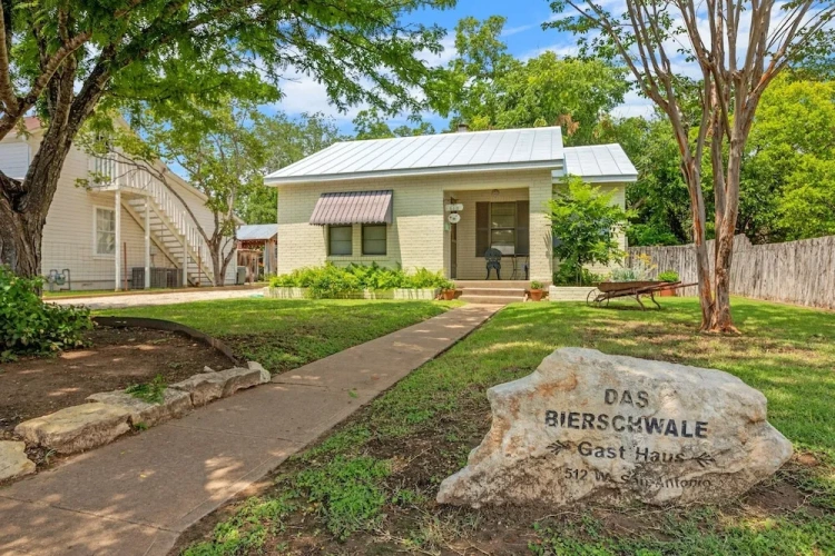 2 Bedrooms Cottage